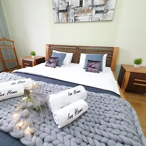 Apartment In Center